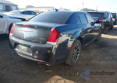 2017 Chrysler 300 300S z USA, uszkodzony, nr VIN 2C3CCAGG8HH637677